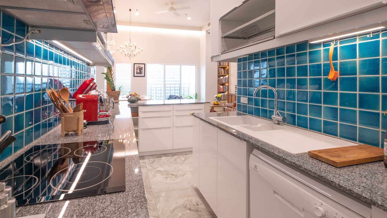 Beautiful Decorated Three Bedroom Condo for Sale in Thong Lor