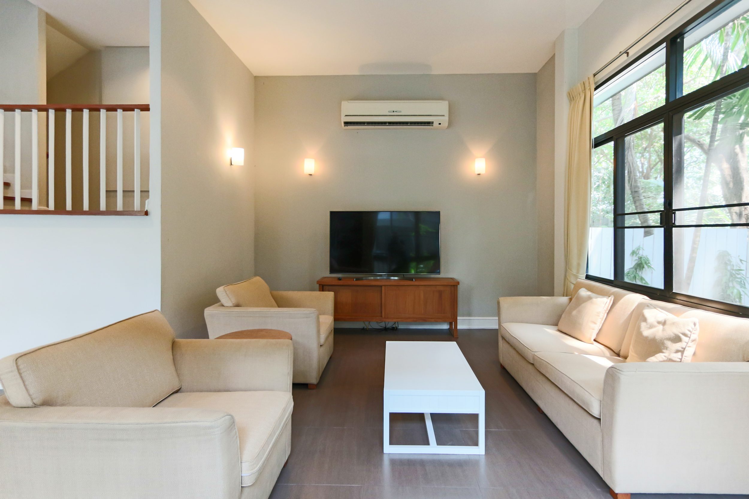 Garden views Three Bedroom House for Rent in Thong Lor-1