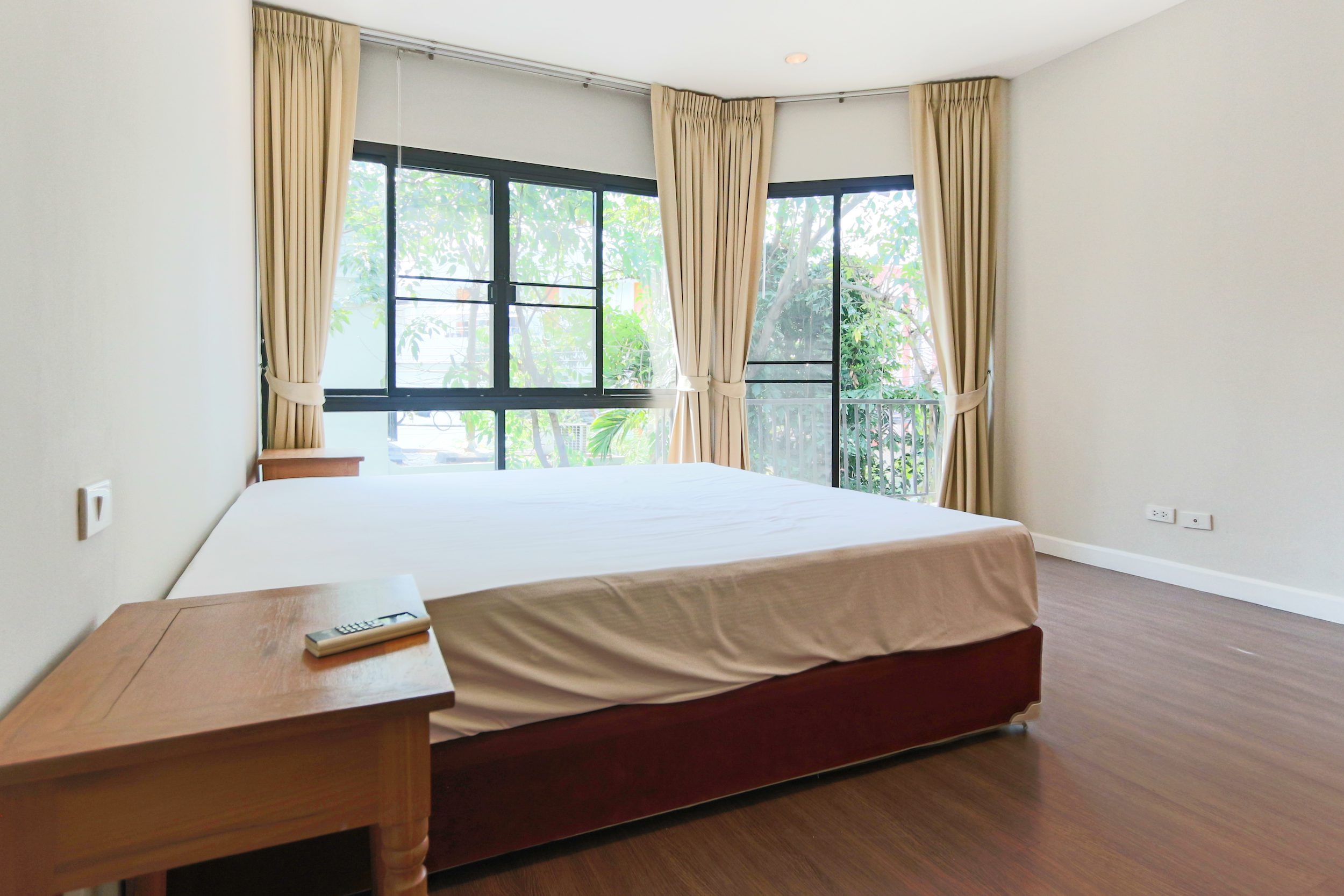 Garden views Three Bedroom House for Rent in Thong Lor-1