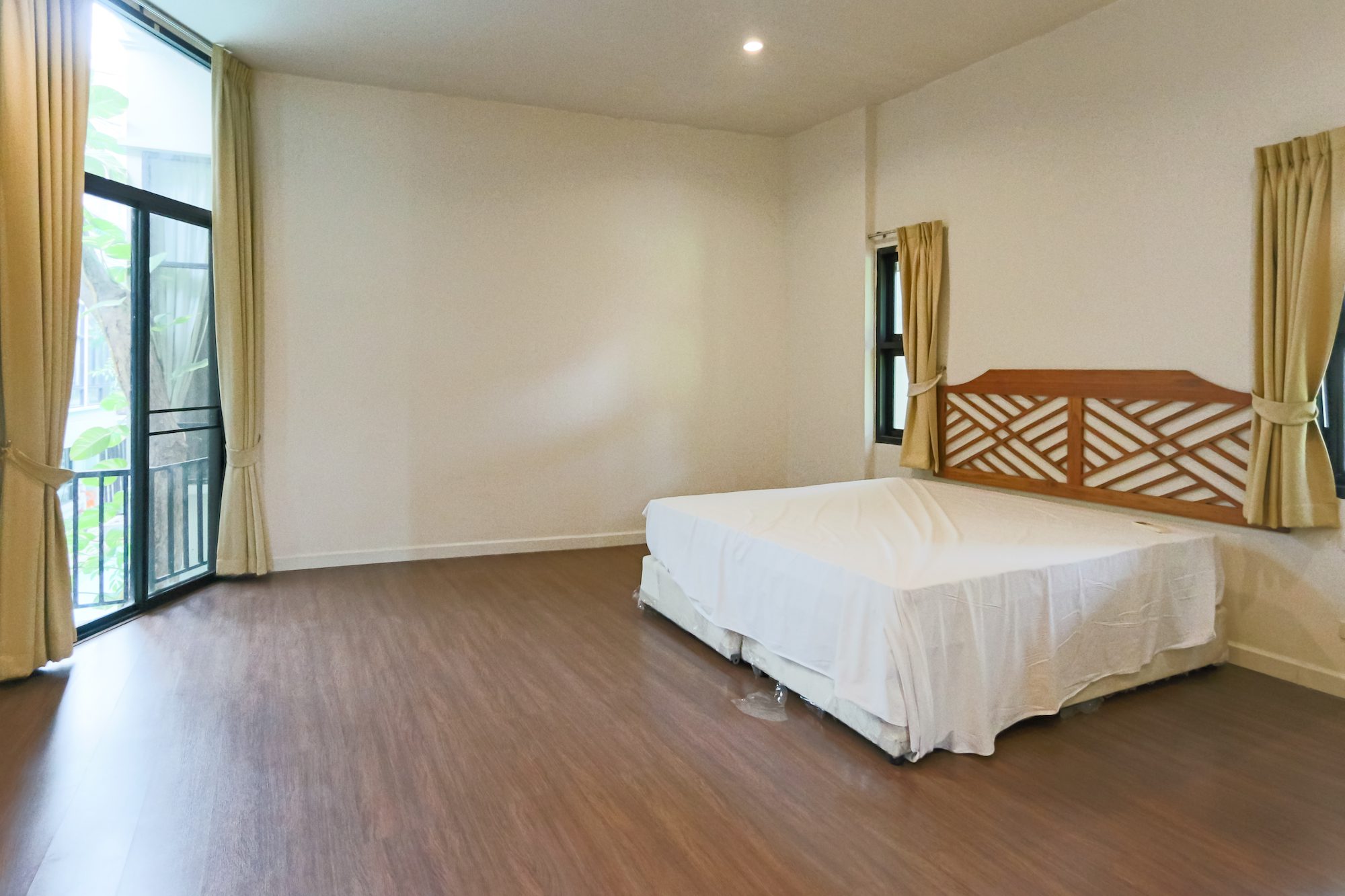 Large Family Four Bedroom House for Rent in Thong Lor