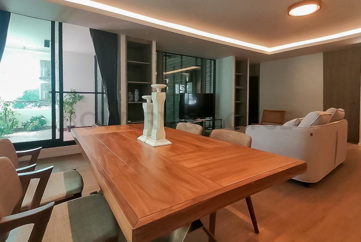 beautifully-renovated-two-bedroom-apartment-for-rent-in-phromphong-1