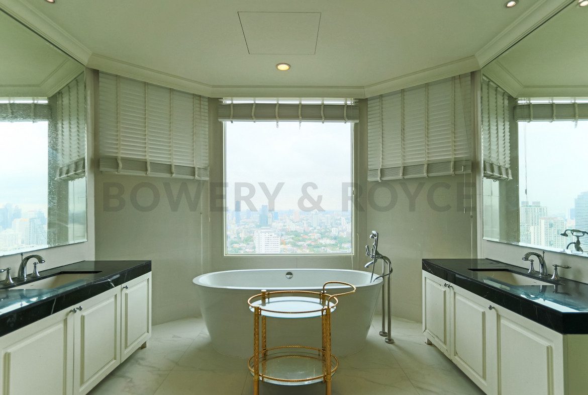 Large Four Bedroom Condo for Rent and for Sale in Phrom Phong