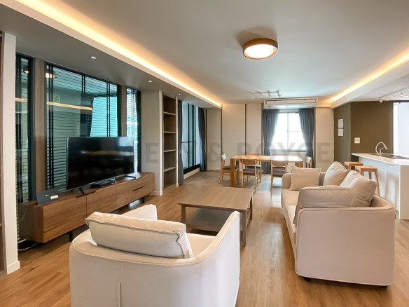 newly-renovated-two-bedroom-apartment-for-rent-in-phromphong-by-bowery-and-royce-1