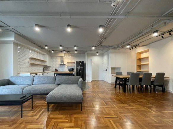 Renovated three bedroom condo for sale in Phrom phong