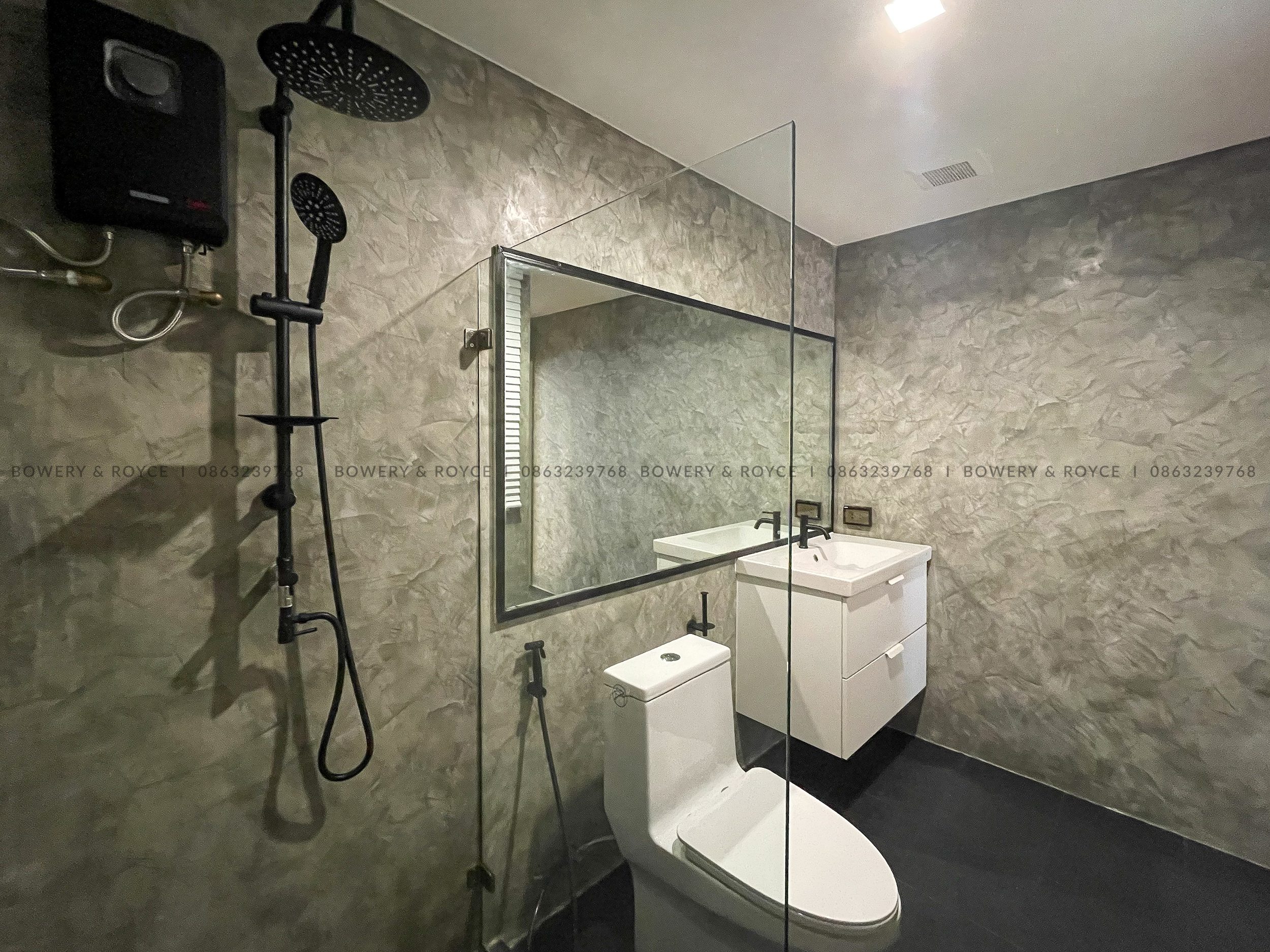 Renovated three bedroom condo for sale in Phrom phong
