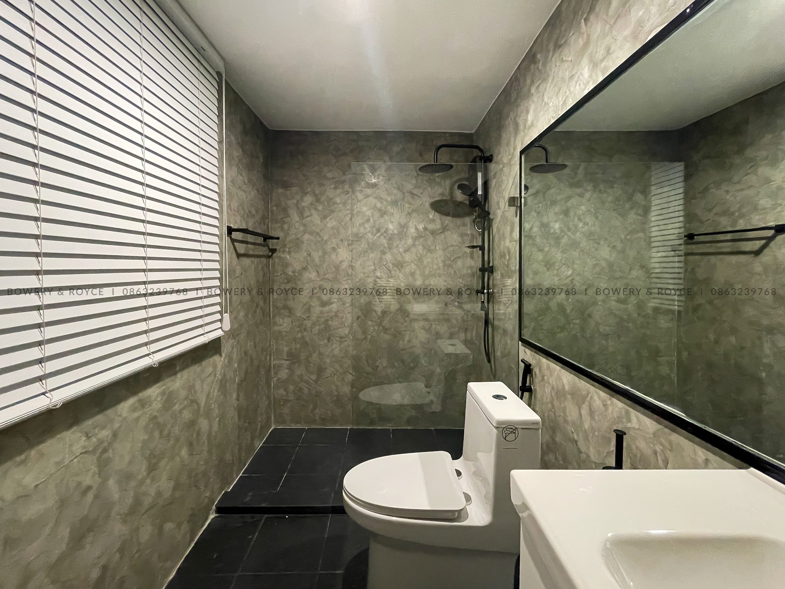 Renovated three bedroom condo for sale in Phrom phong