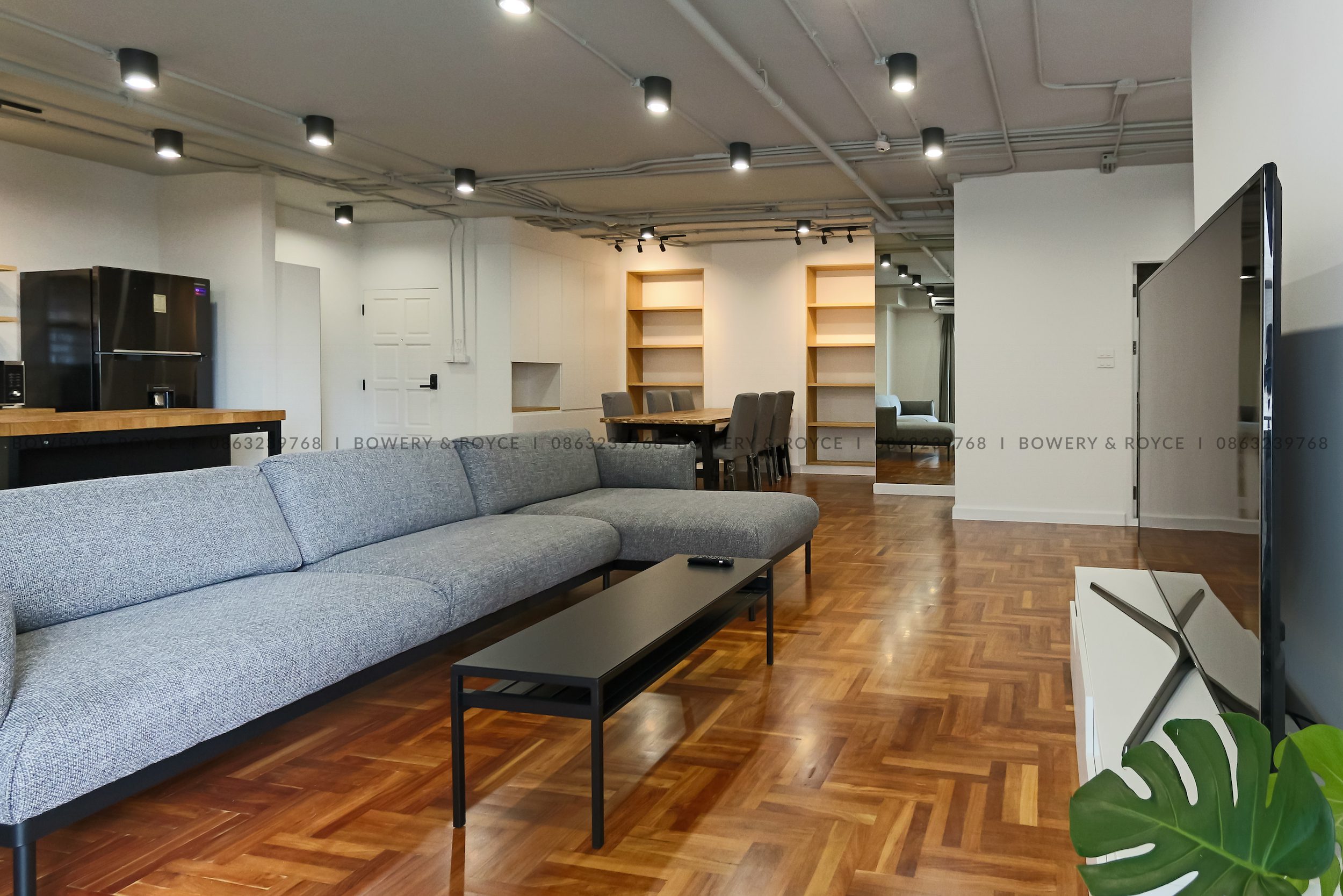 Renovated three bedroom condo for sale in Phrom phong