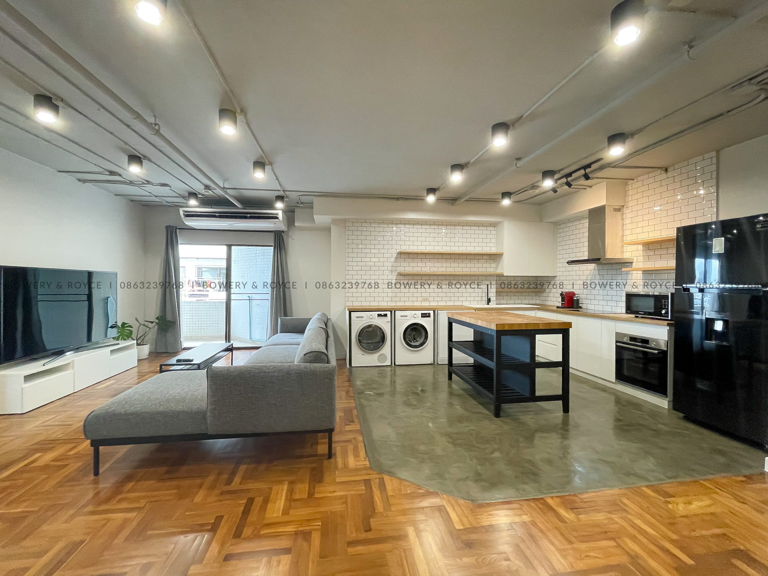 Renovated three bedroom condo for sale in Phrom phong