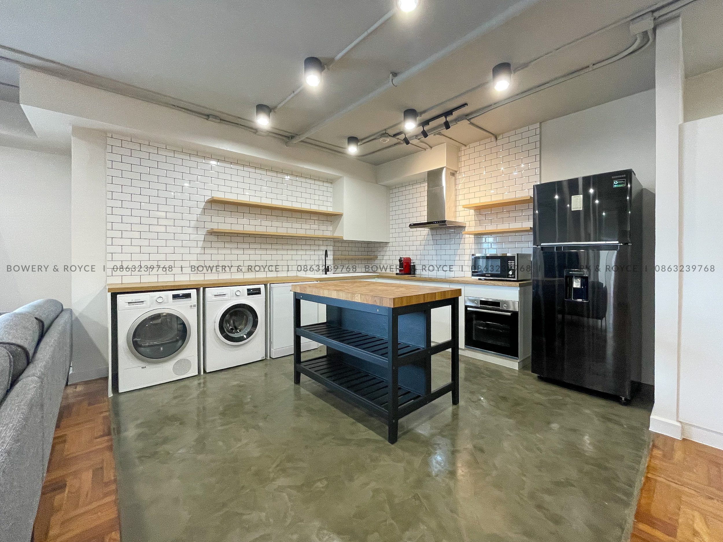 Renovated three bedroom condo for sale in Phrom phong