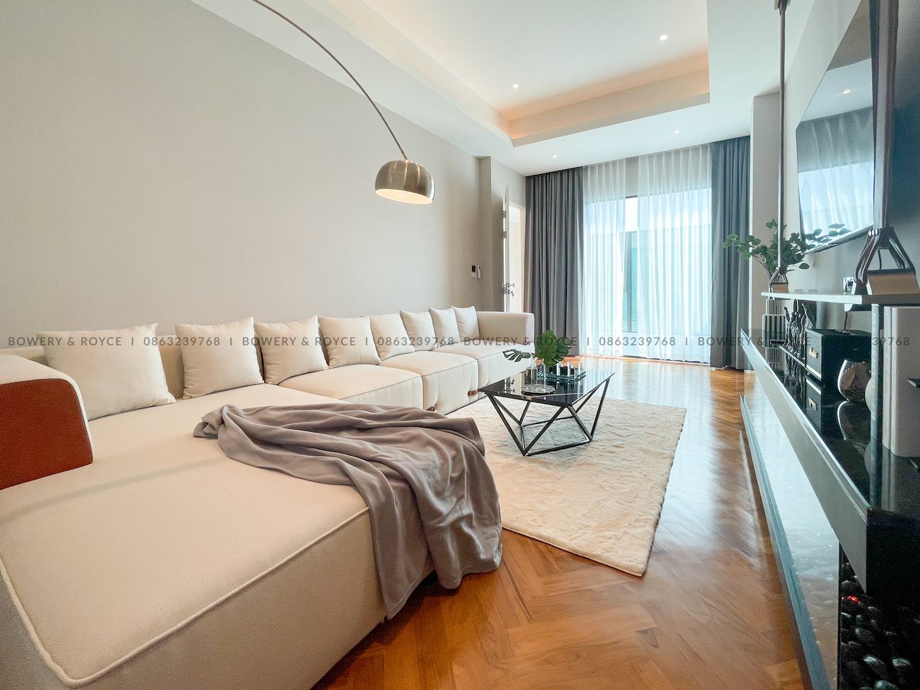 Exquisite Four Bedroom Private Swimming Pool House for Sale in Ekkamai