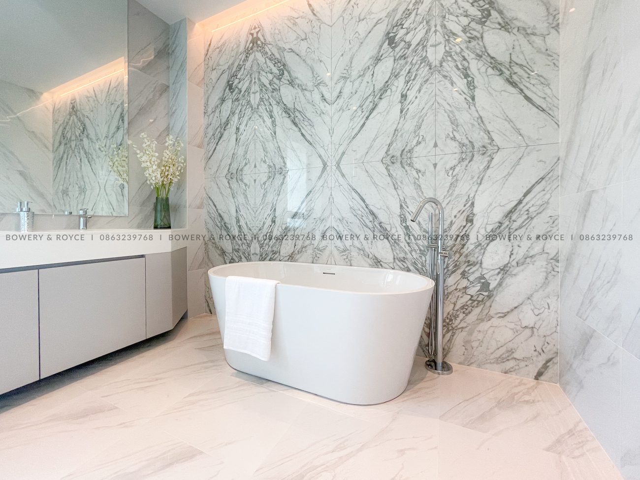 Exquisite Four Bedroom Private Swimming Pool House for Sale in Ekkamai