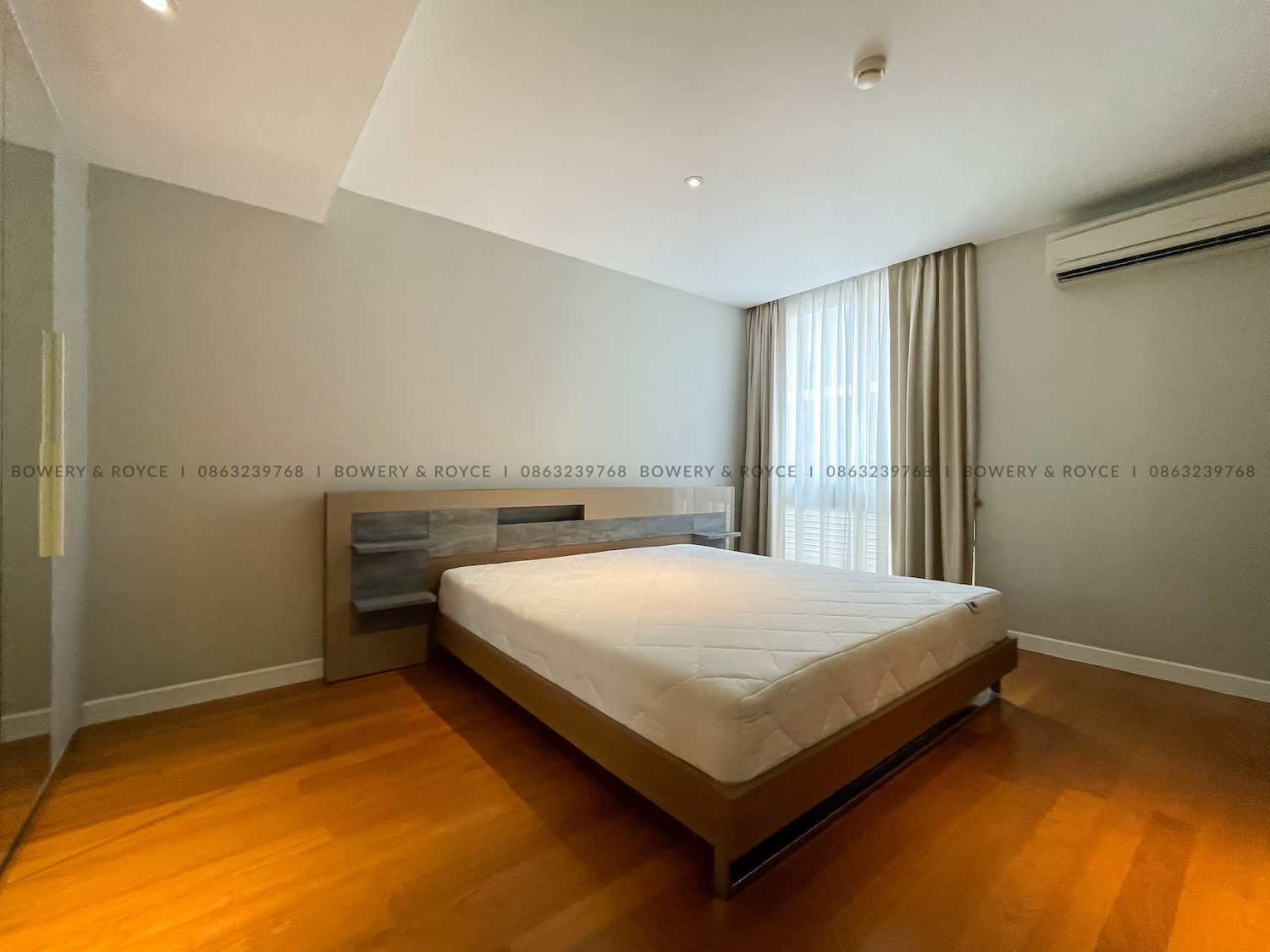 Modern three bedroom condo for rent in Thong Lor