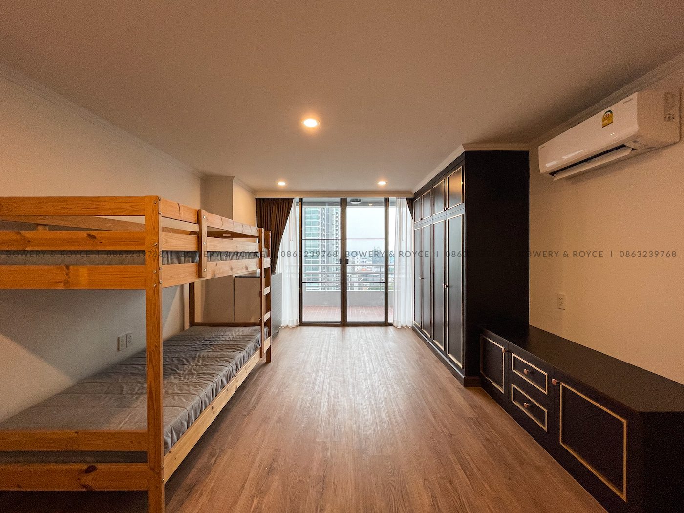 Large Three Bedroom Condo for Sale in Phrom Phong