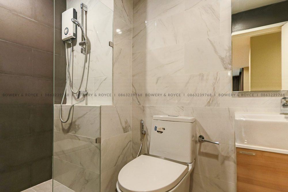 Spacious Three Bedroom Plus Office with Private Garden for Rent in Phrom Phong