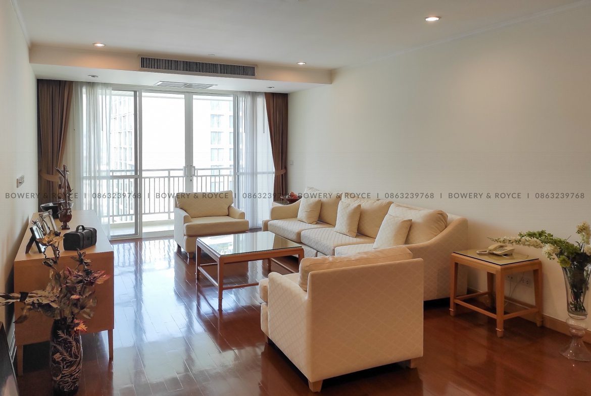 Pet friendly three bedroom apartment for rent in Phrom Phong