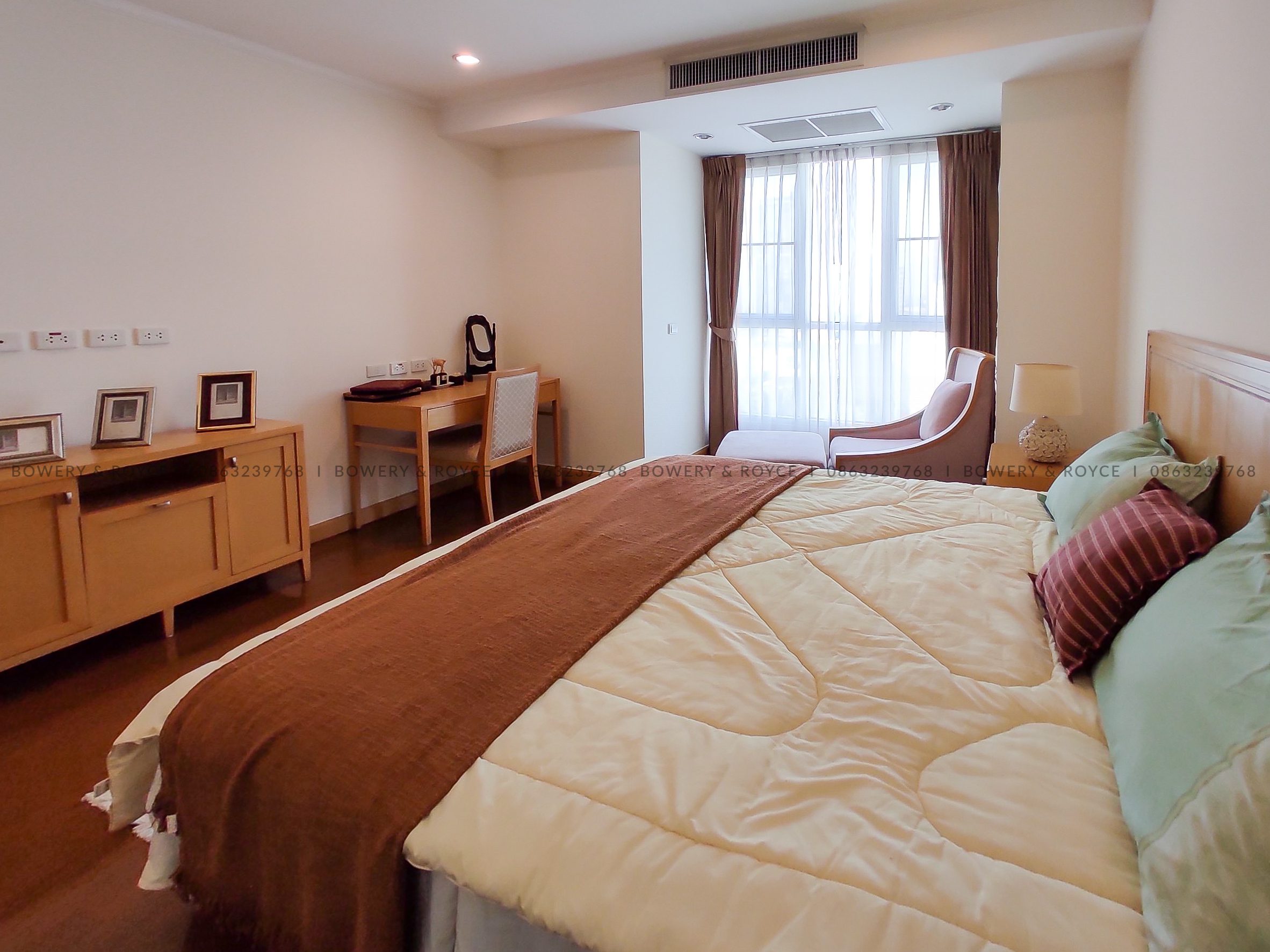 Pet friendly three bedroom apartment for rent in Phrom Phong