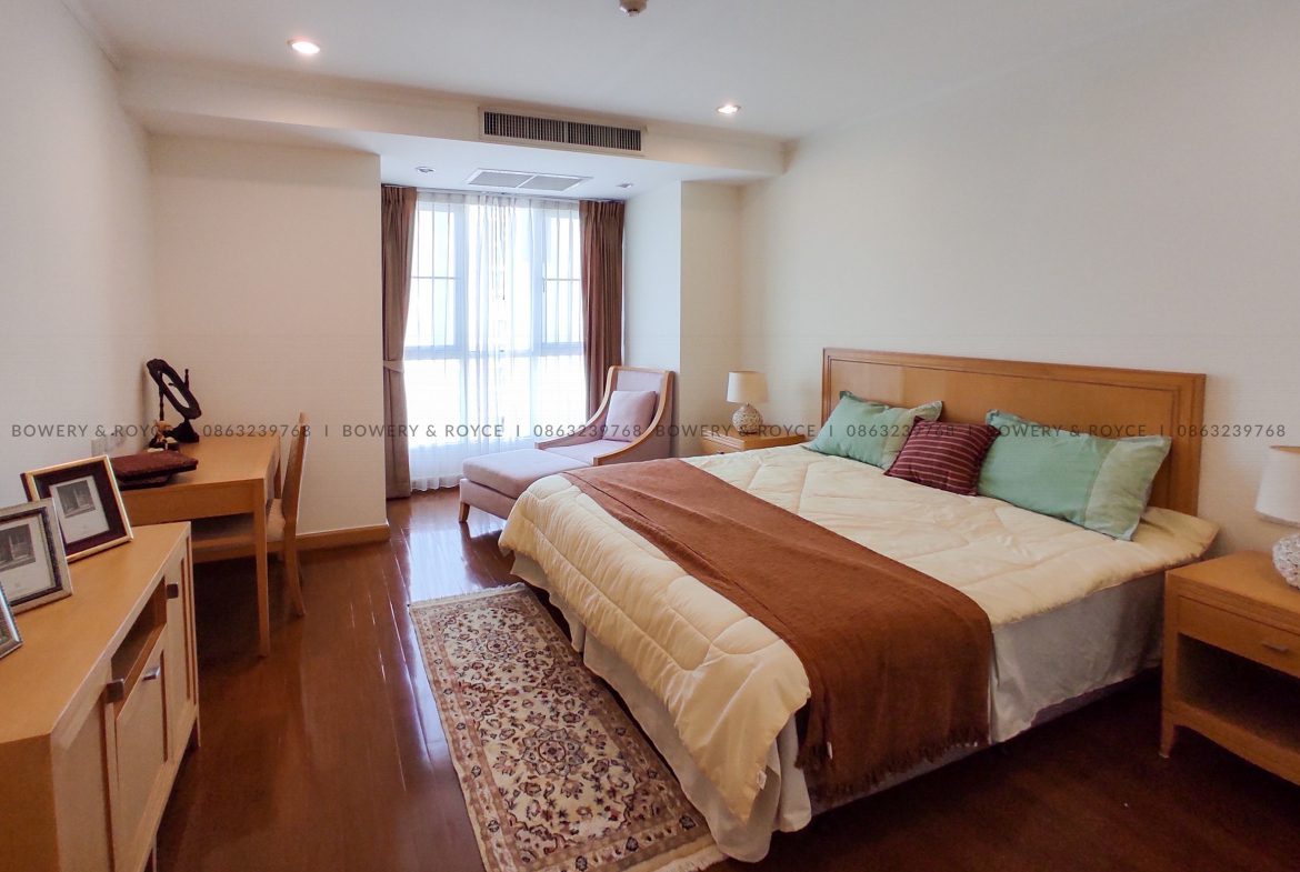 Pet friendly three bedroom apartment for rent in Phrom Phong
