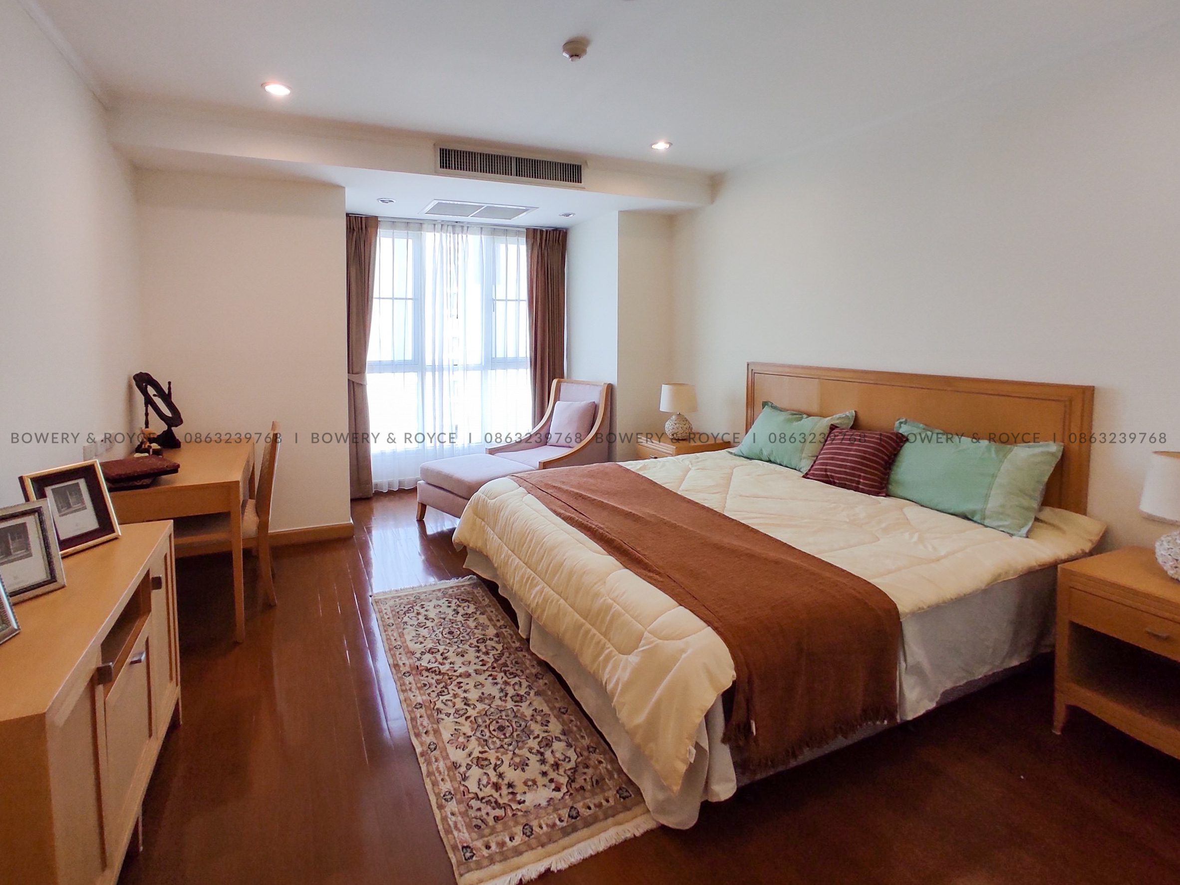 Pet friendly three bedroom apartment for rent in Phrom Phong