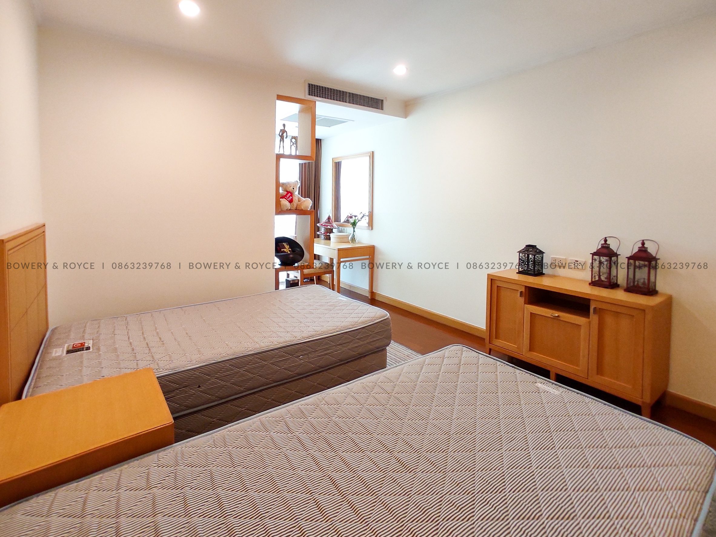 Pet friendly three bedroom apartment for rent in Phrom Phong