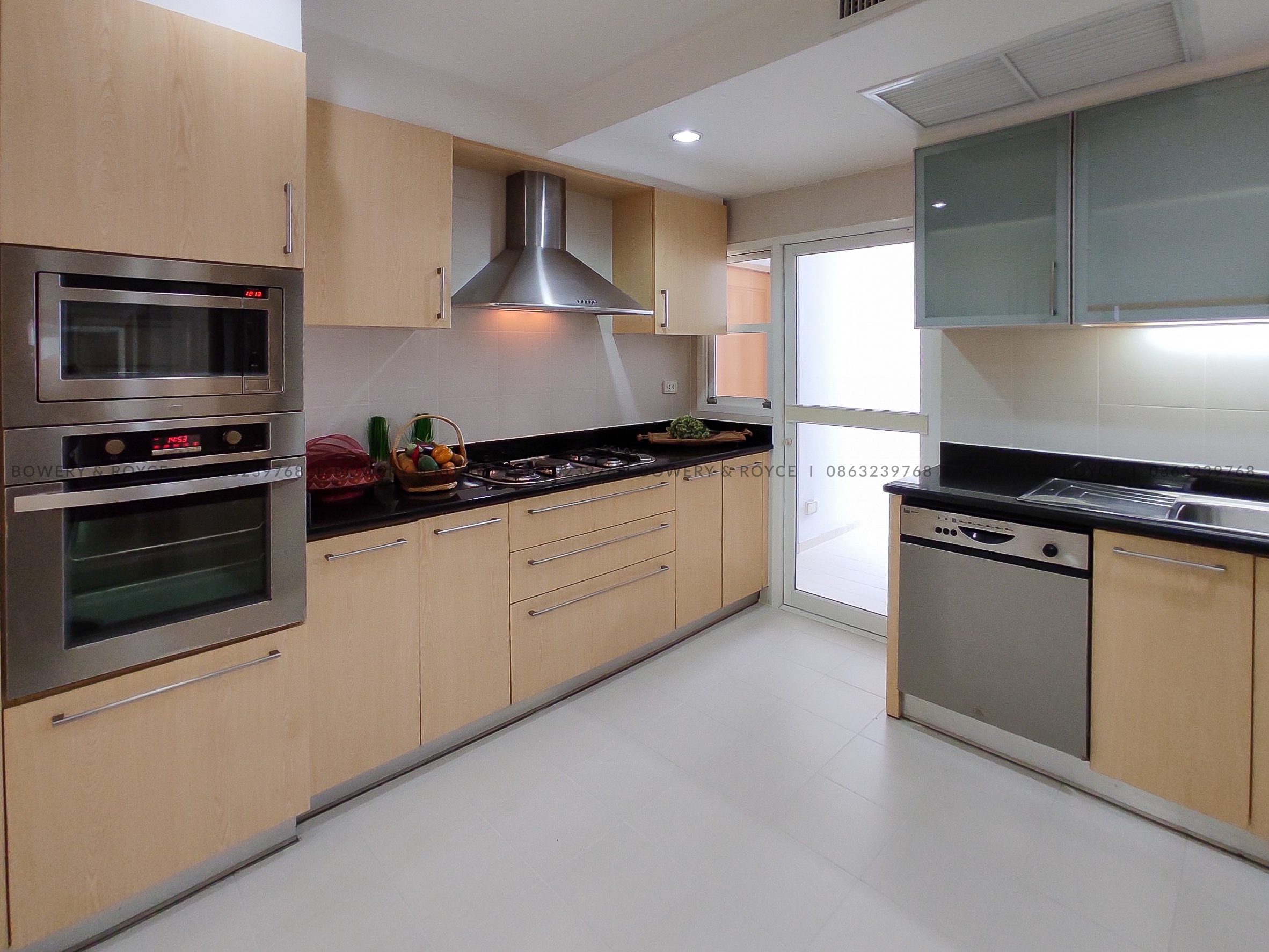 Pet friendly three bedroom apartment for rent in Phrom Phong