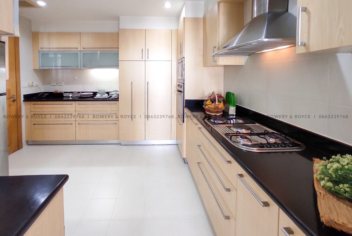 Pet friendly three bedroom apartment for rent in Phrom Phong