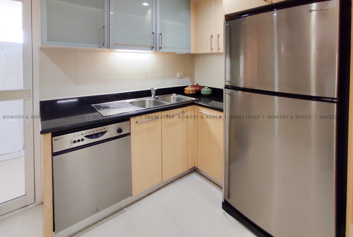 Pet friendly three bedroom apartment for rent in Phrom Phong