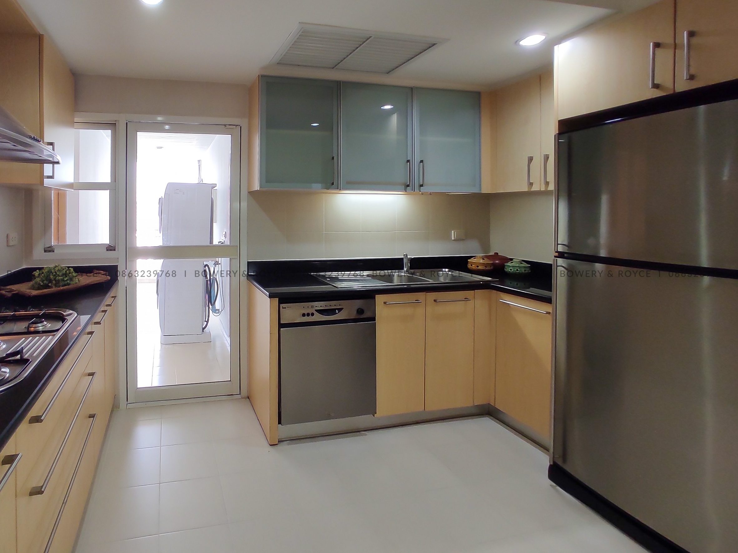 Pet friendly three bedroom apartment for rent in Phrom Phong
