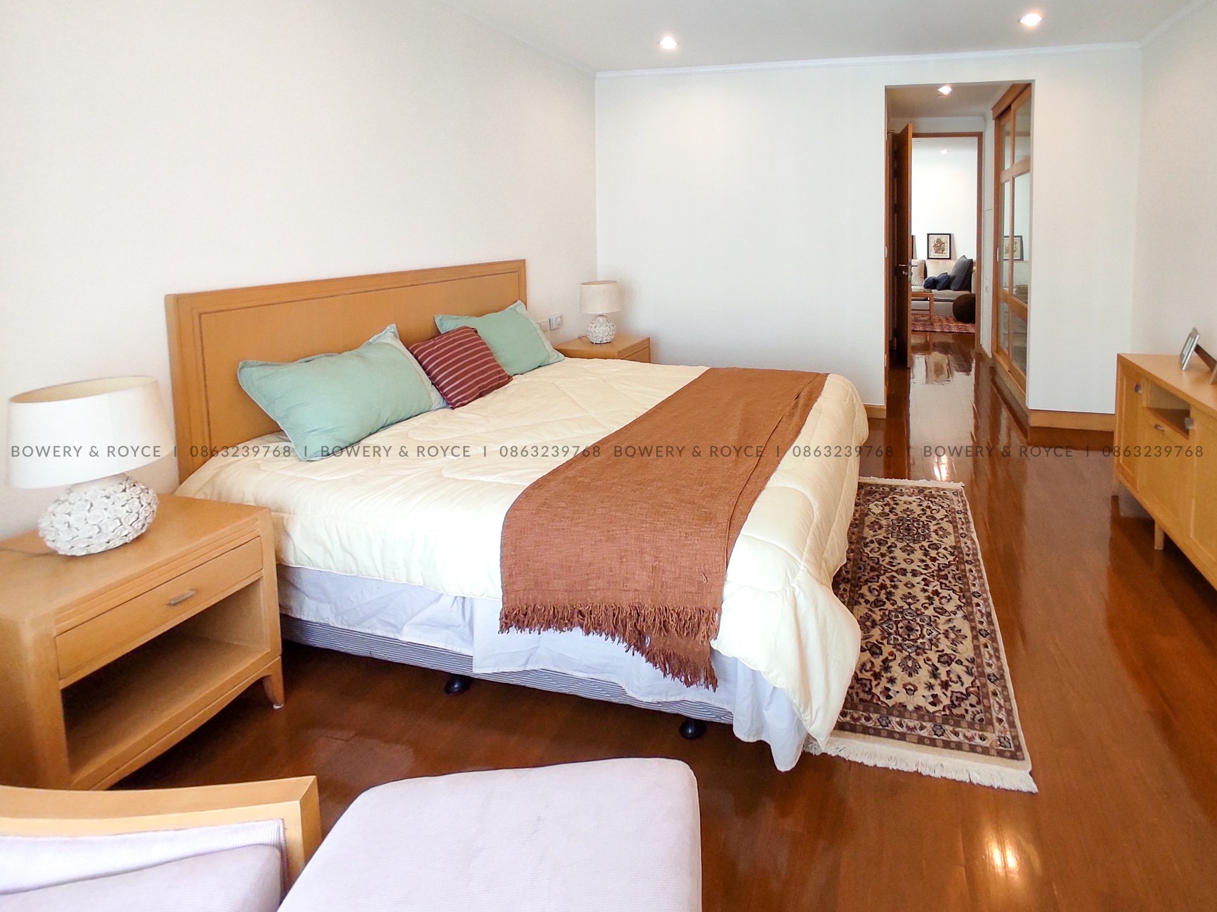 Pet friendly three bedroom apartment for rent in Phrom Phong