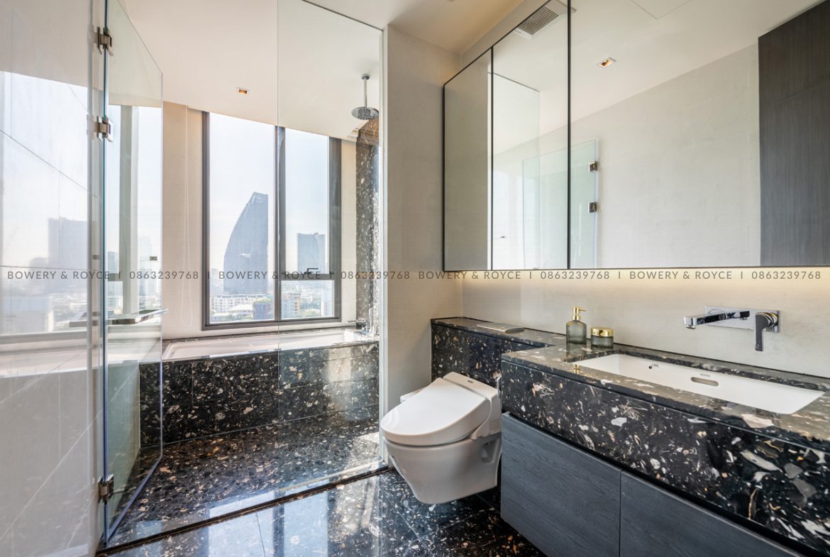 Modern One Bedroom Condo for Rent in Phrom Phong-1
