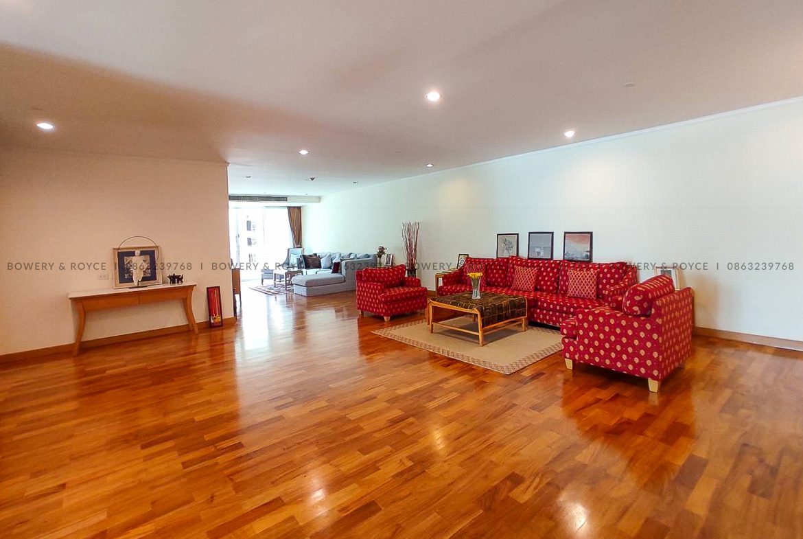 Spacious Three Bedroom Pet Friendly Apartment for Rent in Phrom Phong