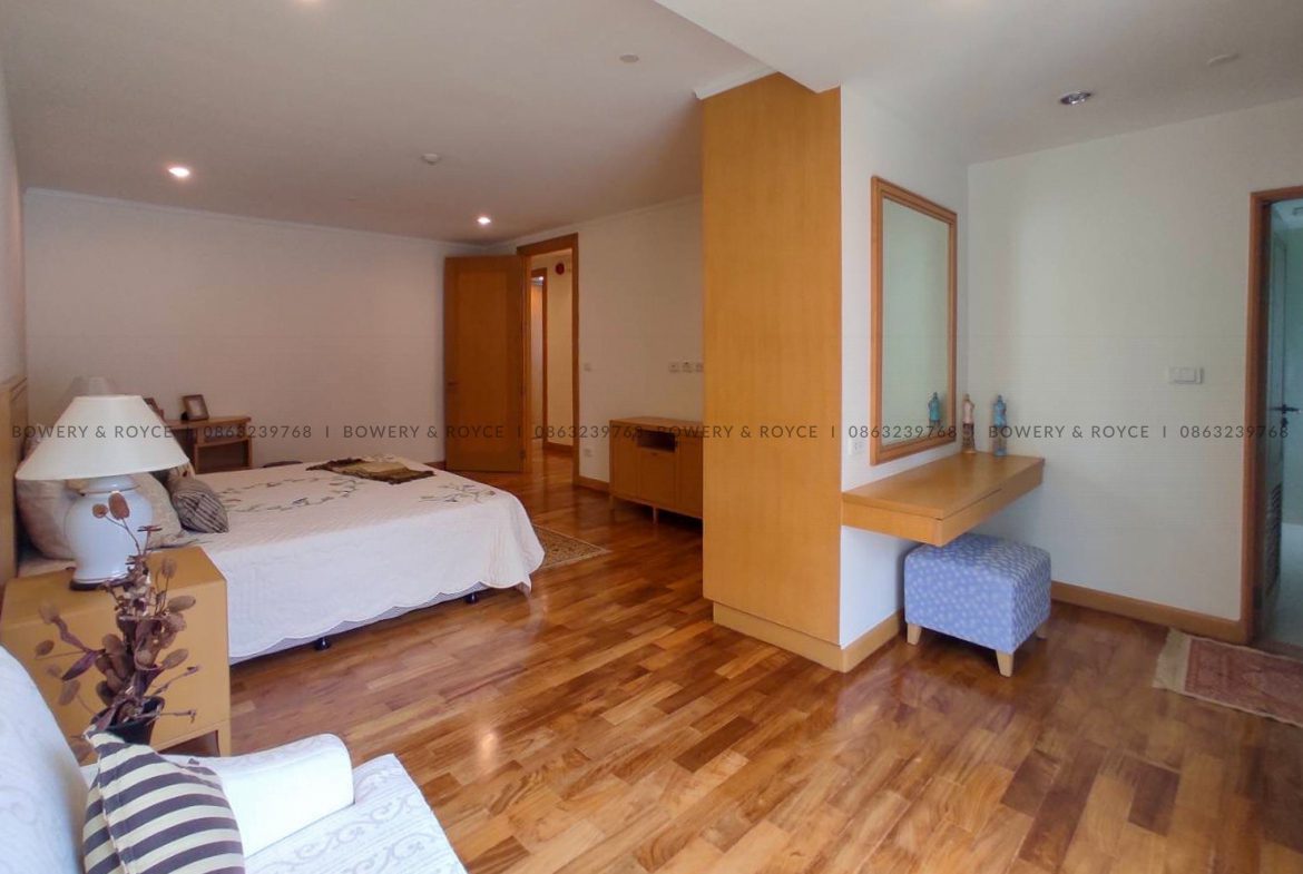 Spacious Three Bedroom Pet Friendly Apartment for Rent in Phrom Phong