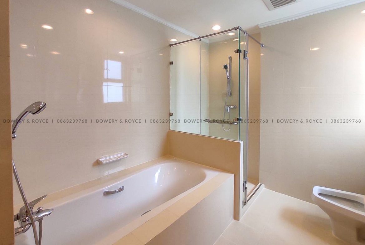 Spacious Three Bedroom Pet Friendly Apartment for Rent in Phrom Phong