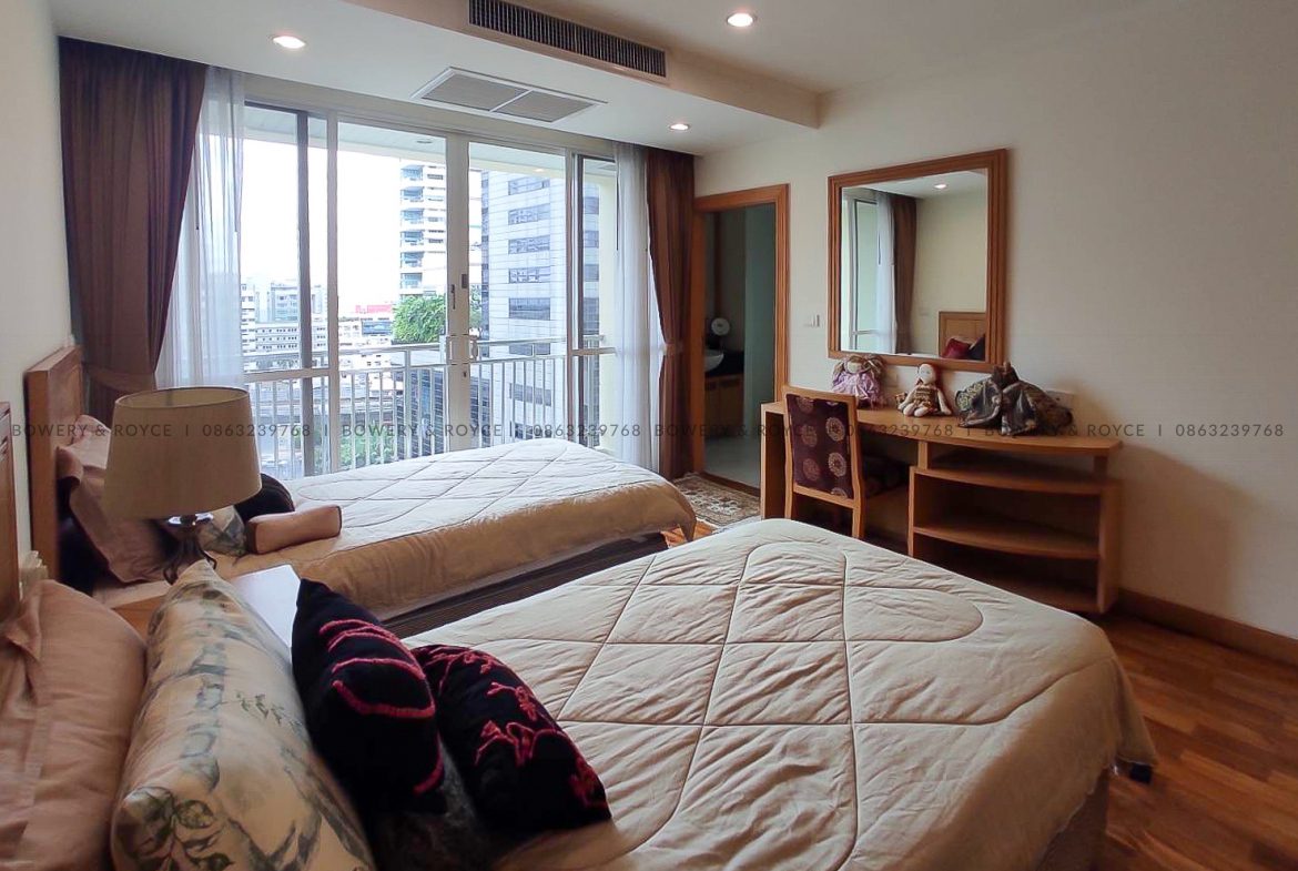 Spacious Three Bedroom Pet Friendly Apartment for Rent in Phrom Phong