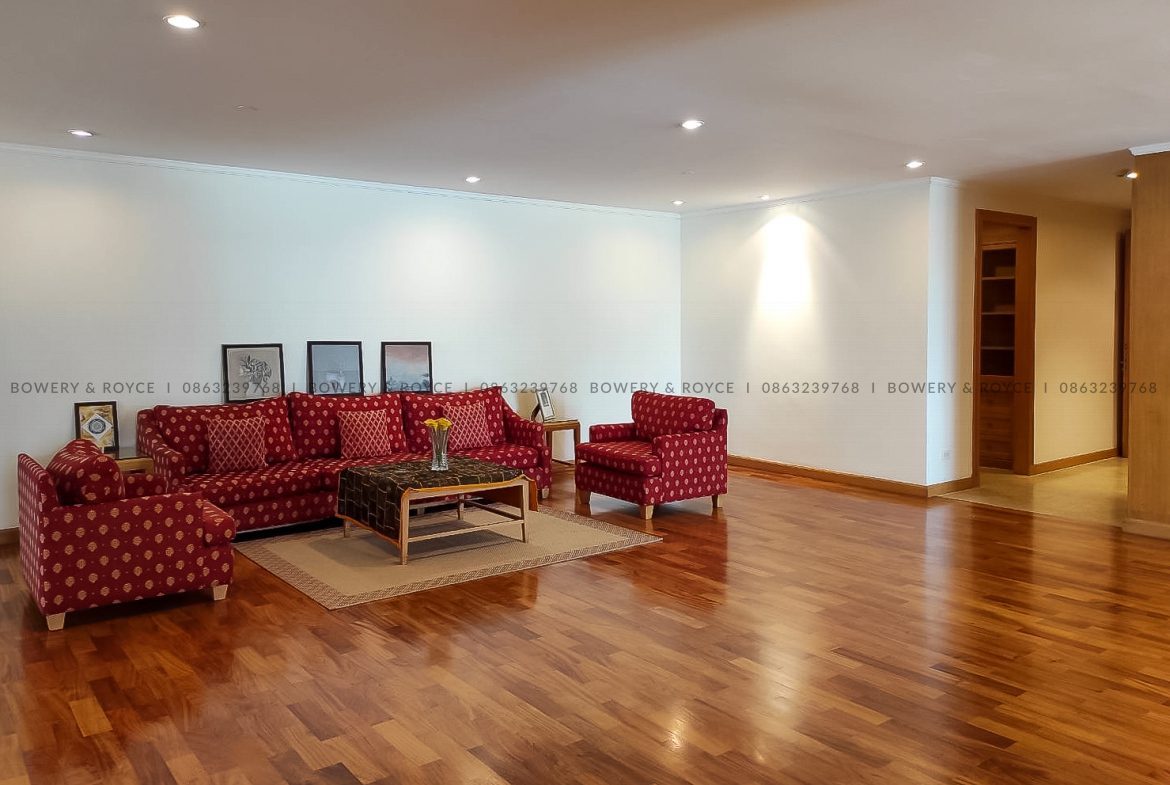 Spacious Three Bedroom Pet Friendly Apartment for Rent in Phrom Phong