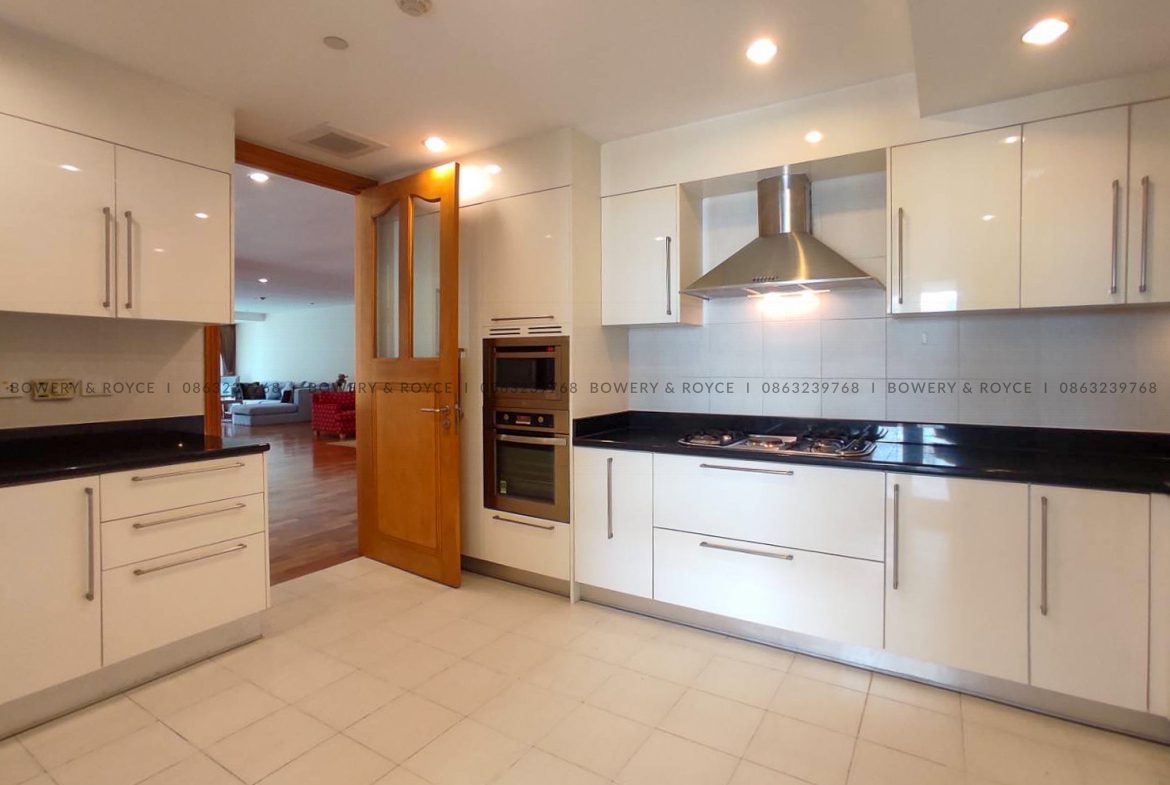 Spacious Three Bedroom Pet Friendly Apartment for Rent in Phrom Phong