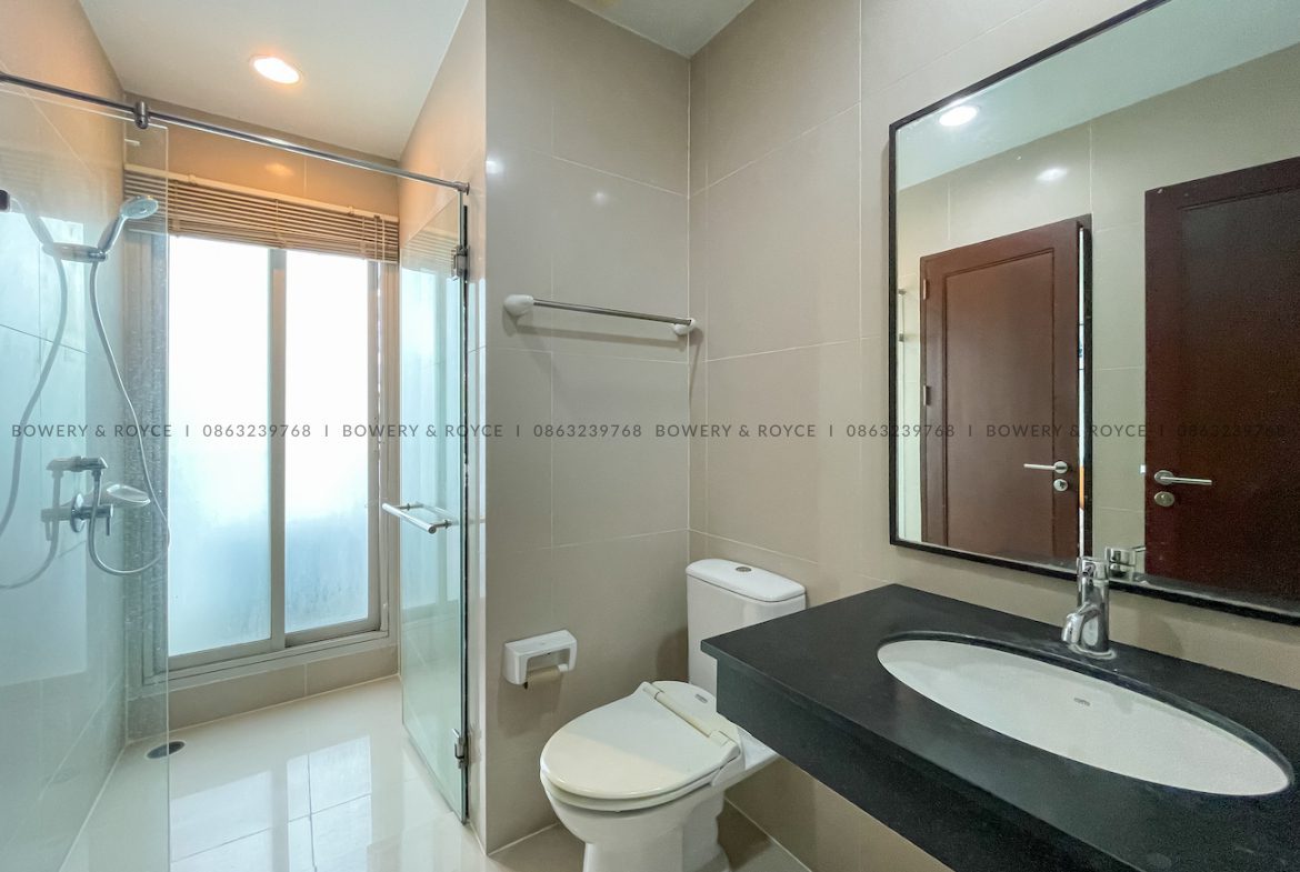 Large Two Bedroom Condo for Rent in Noble Ora Thong Lor
