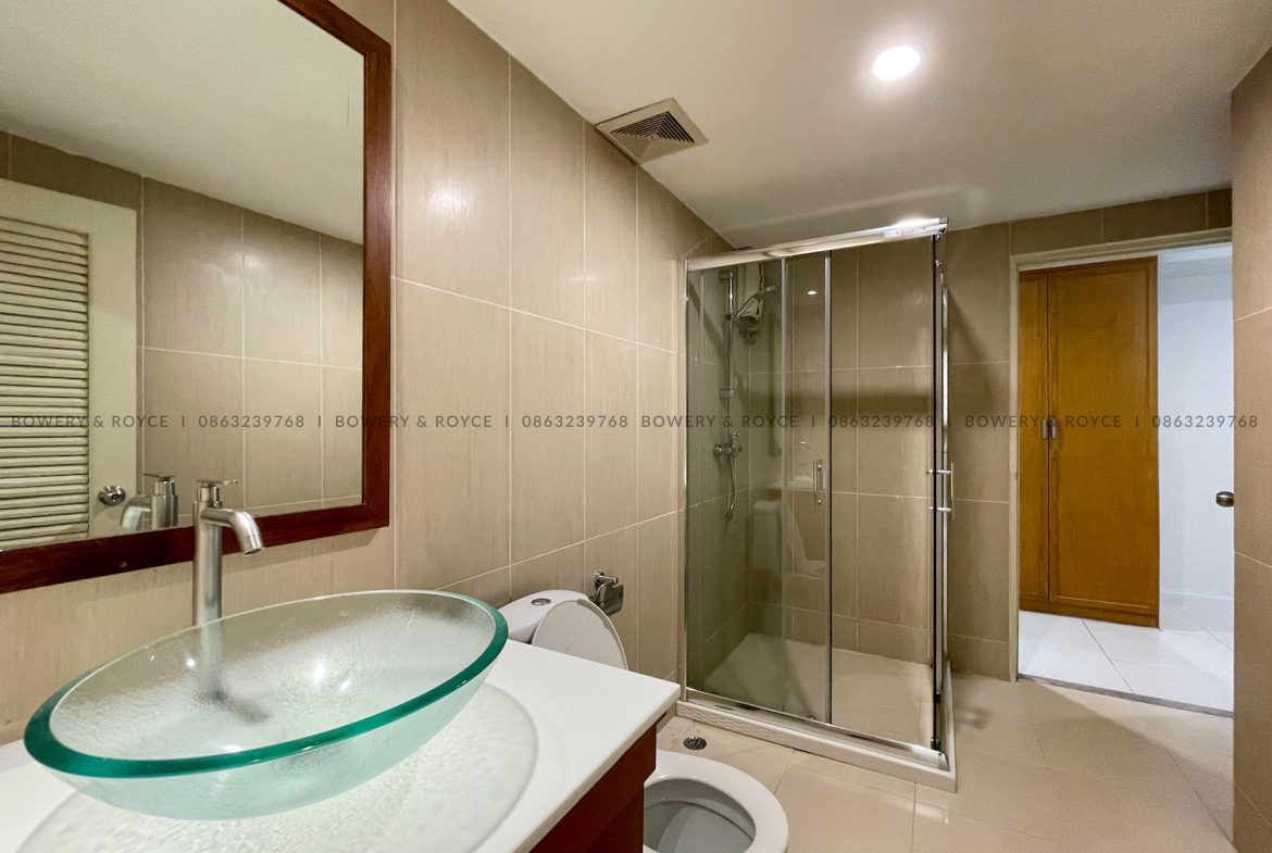 large three bedroom condo for rent in Phrom Phong
