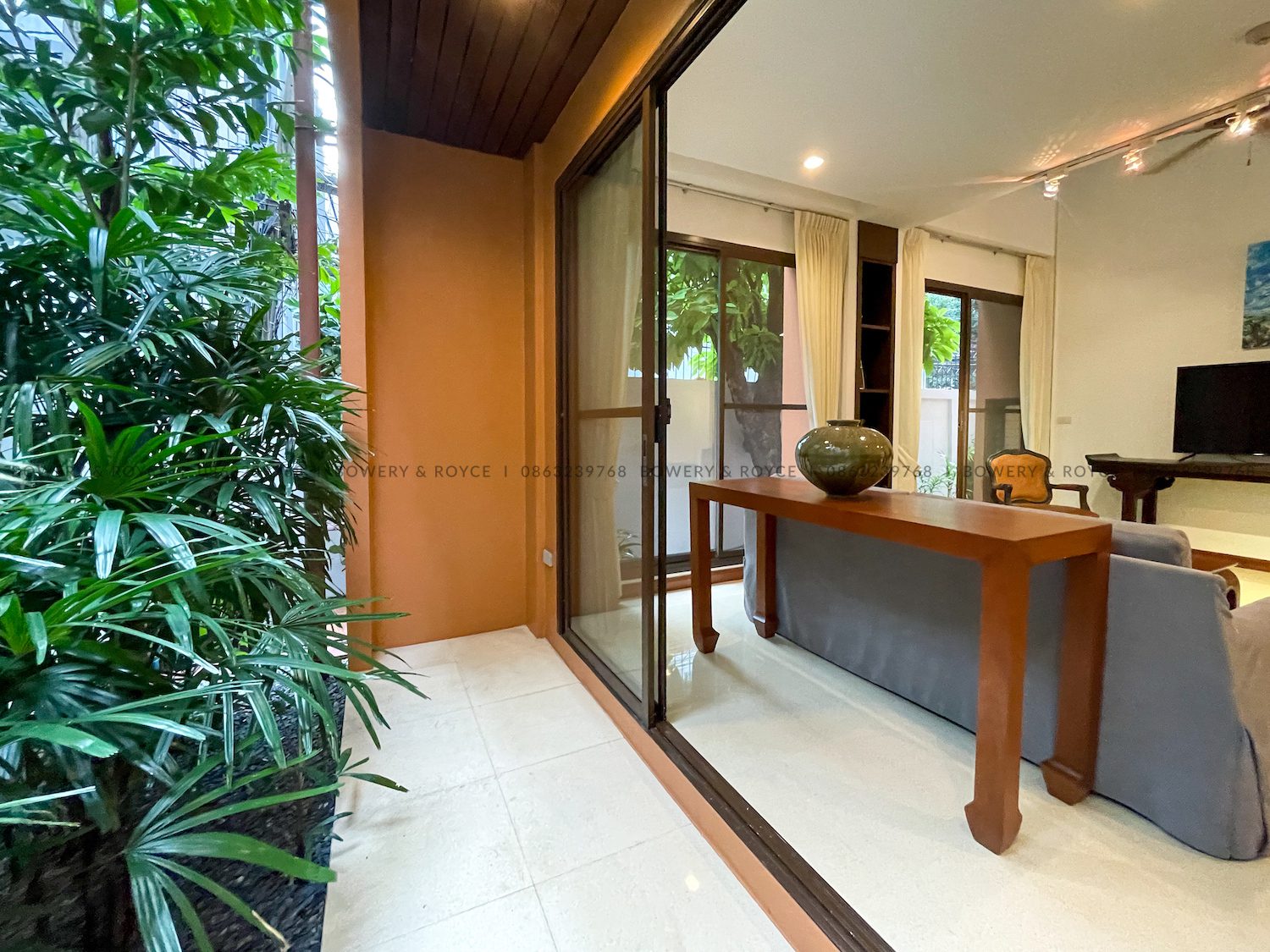 Stunning Three Bedroom Plus Study House for Rent in Phrom Phong