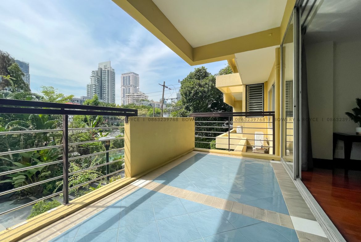 Large Three Bedroom Condo for Rent in Thong Lor