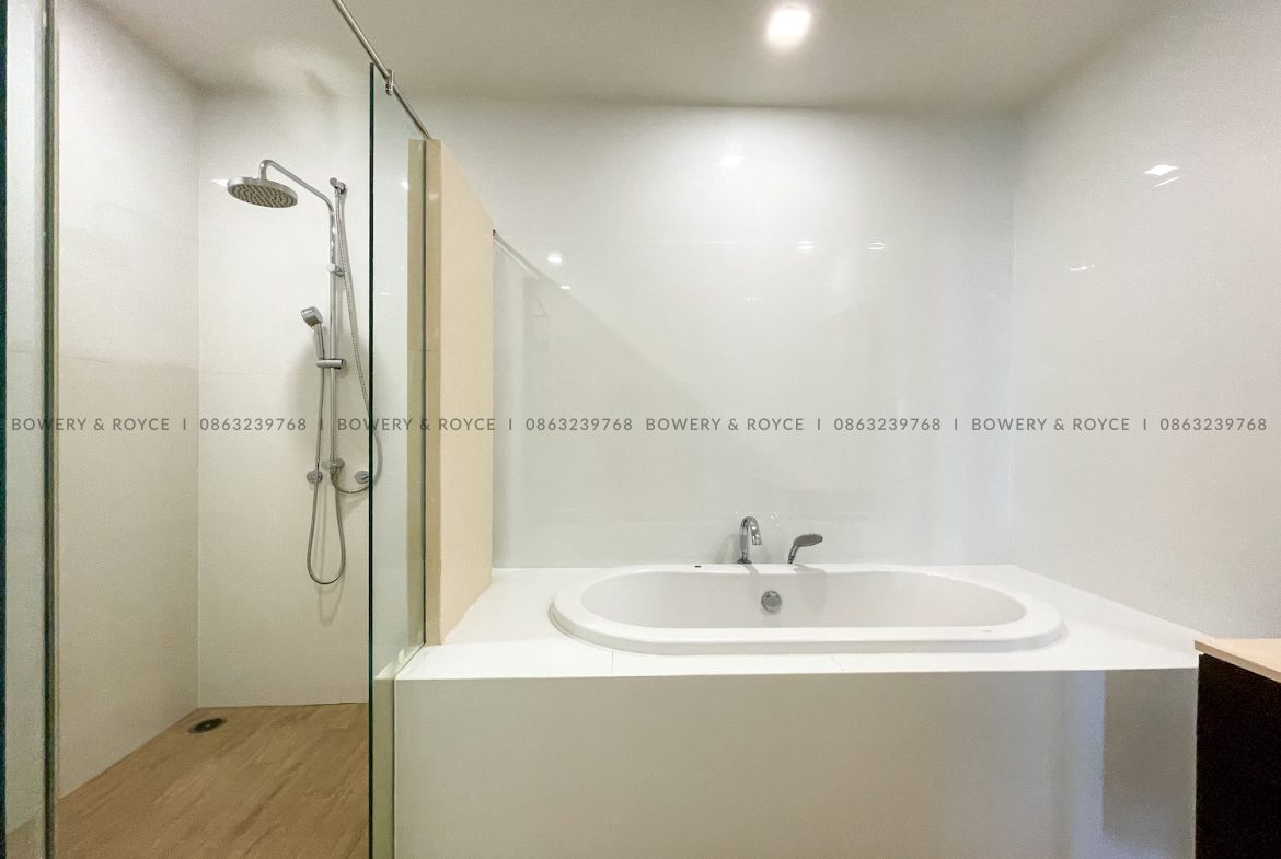 Two Bedroom Condo for Rent Close to BTS Phrom Phong