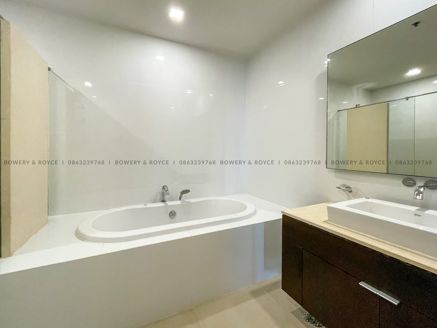 Two Bedroom Condo for Rent Close to BTS Phrom Phong