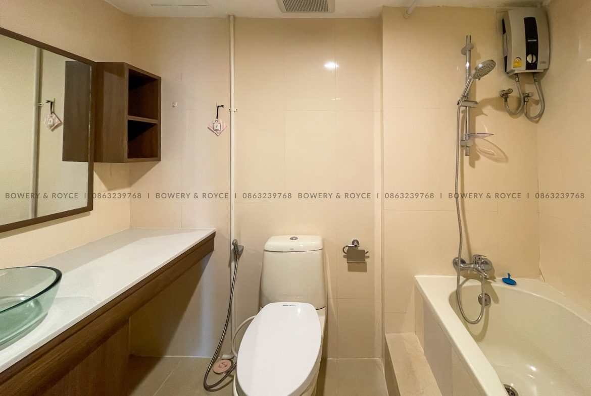 large three bedroom condo for rent in Phrom Phong