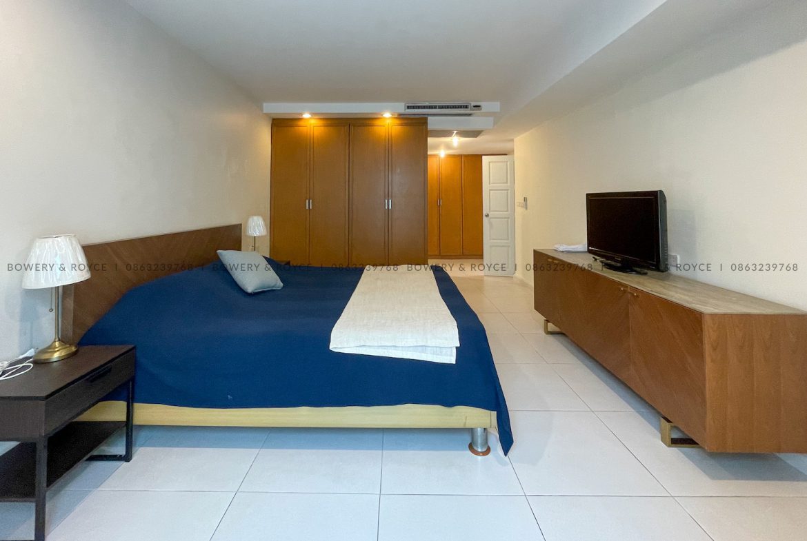 large three bedroom condo for rent in Phrom Phong