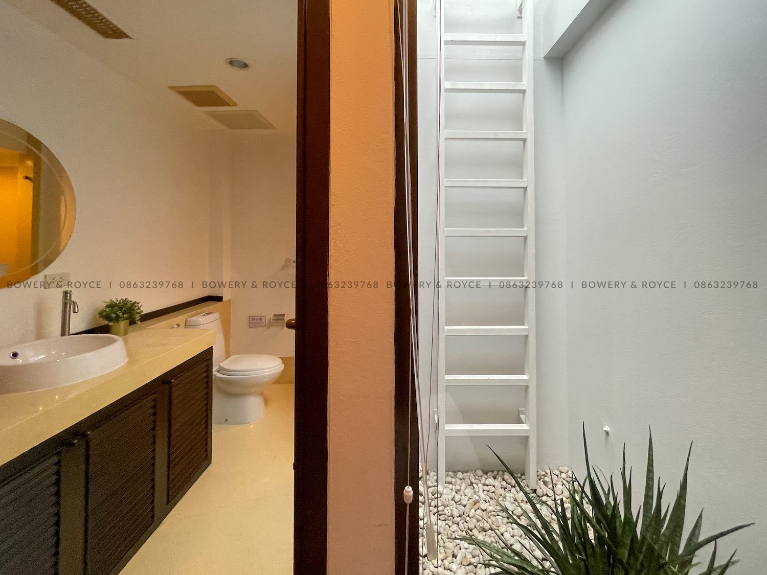 Stunning Three Bedroom Plus Study House for Rent in Phrom Phong