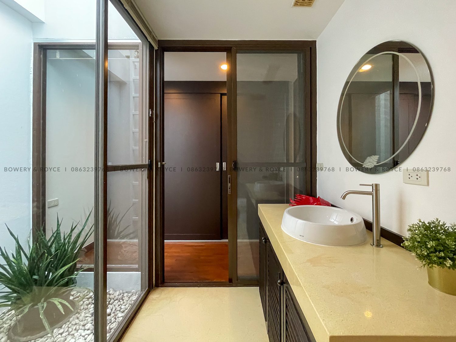 Stunning Three Bedroom Plus Study House for Rent in Phrom Phong