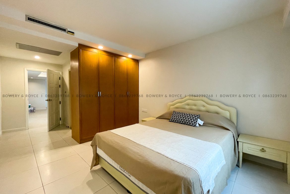 large three bedroom condo for rent in Phrom Phong