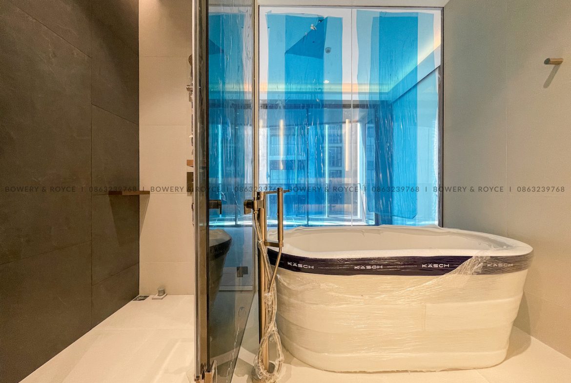 Luxurious Brand New One Bedroom Condo for Sale in Phrom Phong