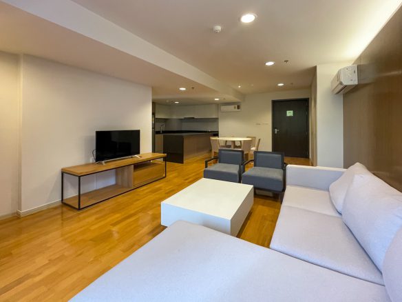 Spacious Open Plan Design Two Bedroom Apartment for Rent in Phrom Phong
