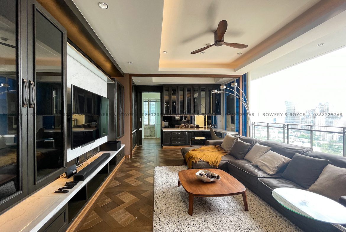 Beautifully Renovated Two Bedroom Condo for Sale in Phrom Phong
