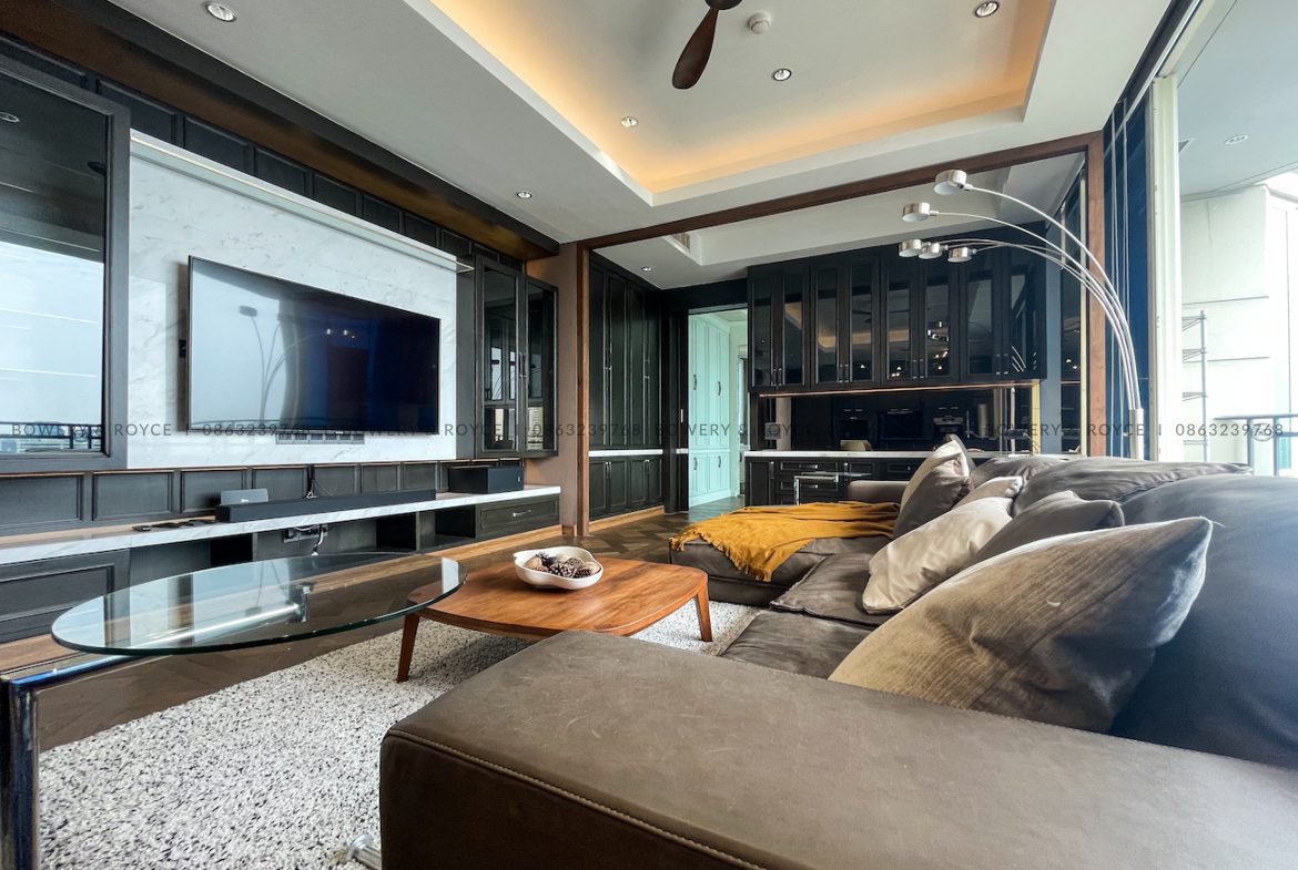 Beautifully Renovated Two Bedroom Condo for Sale in Phrom Phong